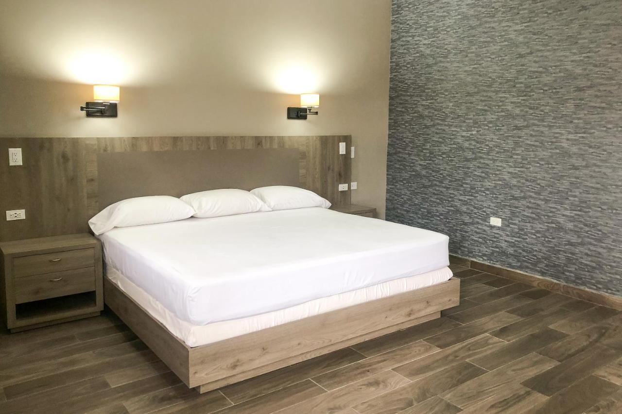 Capital O Palms Hotel, Acuna Ciudad Acuña المظهر الخارجي الصورة