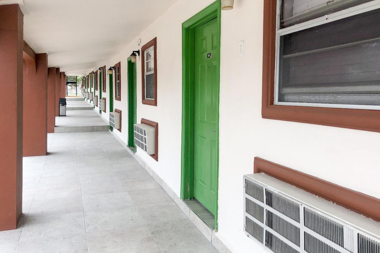 Capital O Palms Hotel, Acuna Ciudad Acuña المظهر الخارجي الصورة